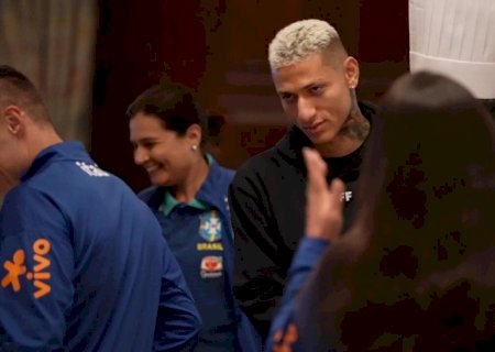 Seleção brasileira recebe 22 jogadores em Londres e só ficará completa na terça-feira