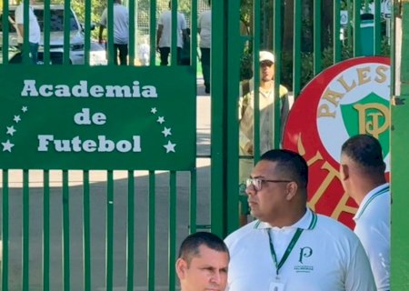 Jogadores do Palmeiras chegam ao CT após viagem e são liberados; Gustavo Gómez vai para casa a pé