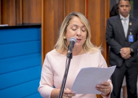 Lia Nogueira solicita computadores para escola e reforça compromisso com a inclusão digital