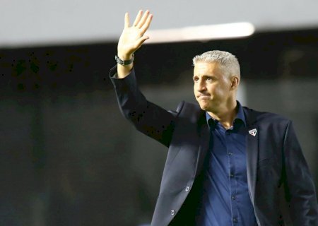 Crespo diz que fica no São Paulo para 2026: "Vamos tentar um ano mais"