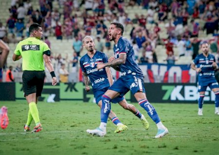 Fortaleza empata com Grêmio em jogo tenso e cheio de cartões