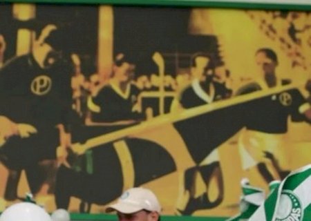 Jogadores poupados do Palmeiras viajam para se juntar ao grupo no Sul e são festejados no CT; vídeo
