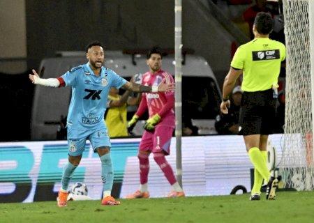 Neymar diz que foi ameaçado por árbitro de Flamengo x Santos: "É arrogante, nem sei o nome dele"