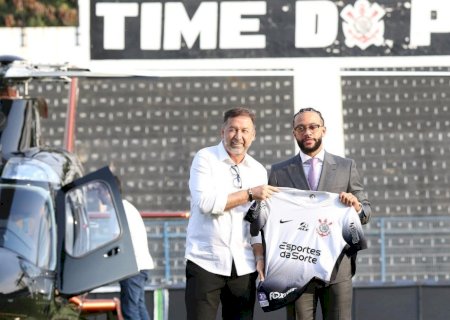 Presidente do Corinthians pede a Memphis para deixar hotel de luxo em que vive em São Paulo