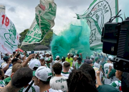 Apoio e cobrança: torcedores vão ao CT e se despedem do Palmeiras antes de final da Libertadores