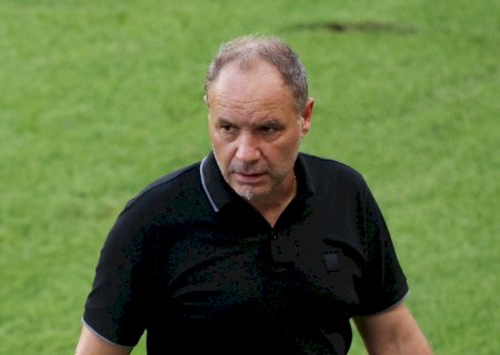 Técnico do Haiti diz que presença da torcida na Copa "depende de Trump"
