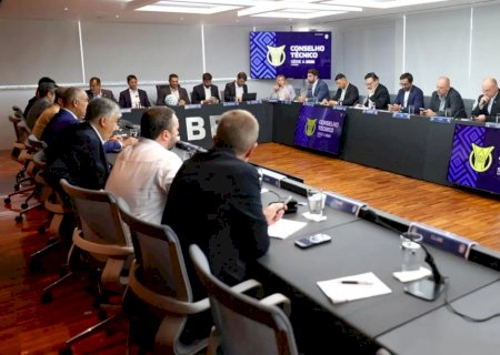 Clubes pedem à CBF que não aprove novos gramados sintéticos até reunião em 2026