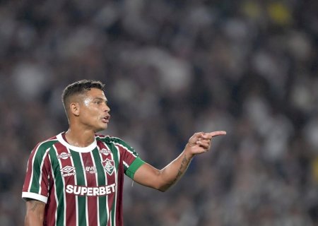 Thiago Silva se despede dos companheiros no vestiário e pode deixar o Fluminense