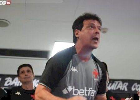 Diniz chacoalha vestiário antes da classificação do Vasco: "É pra arregaçar essa p* desse jogo"