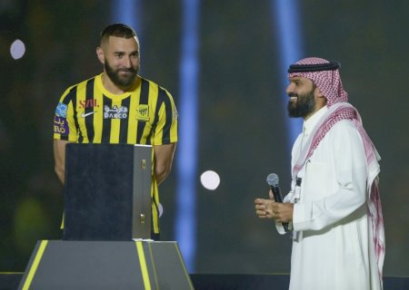 Insatisfeito com proposta de renovação, Benzema pode deixar o Al-Ittihad