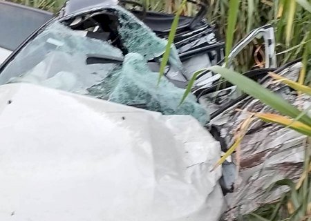 Vítima de acidente nega que marido tenha feito ultrapassagem proibida e culpa caminhoneiro