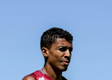 Athletico encaminha contratação de Luiz Gustavo, ex-São Paulo