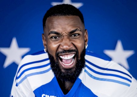 Gerson é apresentado à torcida do Cruzeiro no Mineirão; assista