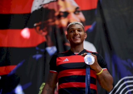 Flamengo anuncia dispensa de Isaquias Queiroz e equipe paralímpica do remo