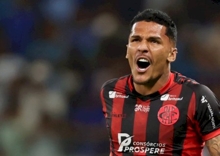 Algoz do Cruzeiro, meia estava banido do futebol e jogou Kings League antes de retomar carreira