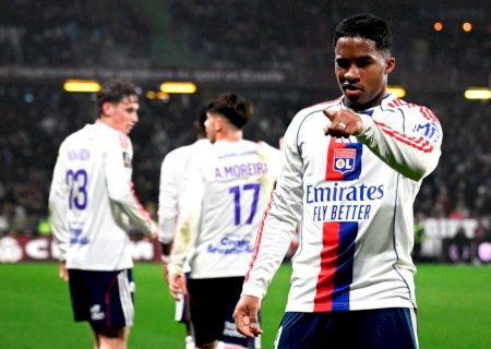 Endrick faz três gols e comanda vitória do Lyon no Campeonato Francês