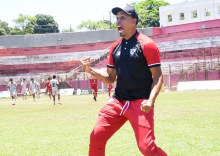 Lembra dele? Ex-Flamengo é anunciado como técnico do time de Gusttavo Lima no Paraná
