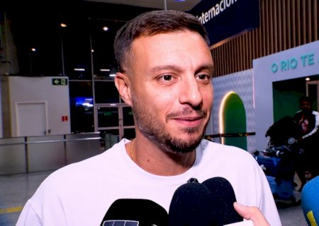 Martin Anselmi chega ao Rio e se apresenta ao torcedor do Botafogo: "Nossa equipe vai atacar"