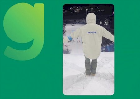 Lucas Pinheiro desce de "peixinho" numa das pistas do snowboard big air