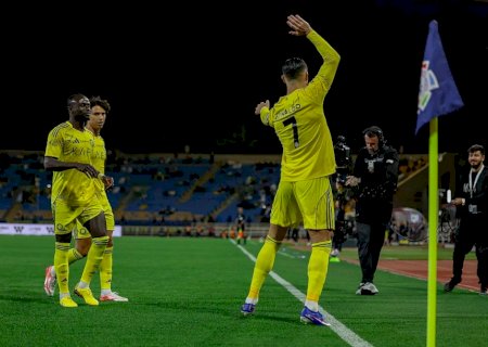 Cristiano Ronaldo provoca e imita gesto de basquete após fala de Rúben Neves na Liga Saudita; vídeo