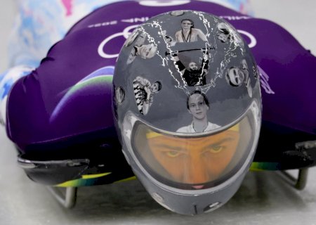 Ucraniano acusa COI de “traição' após proibição de capacete com homenagem a mortos na guerra