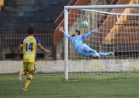 DAC marca no último lance e empata com o Operário no Douradão