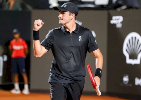 João Fonseca bate Thiago Monteiro, vence 1º jogo de simples no ano e vai às oitavas do Rio Open