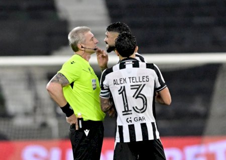 Flamengo provoca Barboza e Botafogo em vitória: "Zagueiro sorriso"