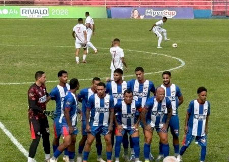 Ex-São Paulo supera depressão e bebida e ajuda clube da capital em feito improvável na quarta divisão