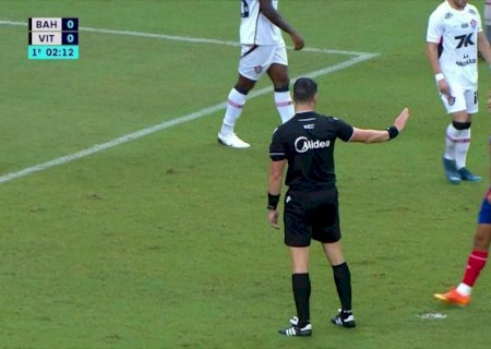 Ba-Vi tem lambança de goleiro e gol anulado em rebote de pênalti com menos de cinco minutos