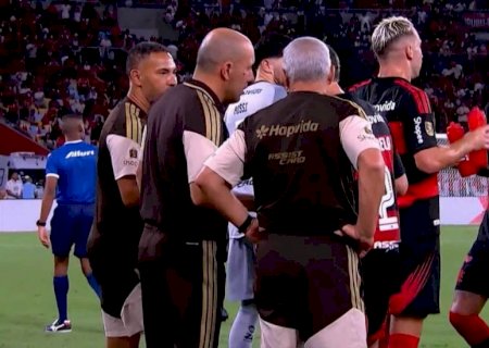 Diante do Flamengo, torcedores do Cruzeiro preparam protesto contra Leonardo Jardim: "100 caráter"