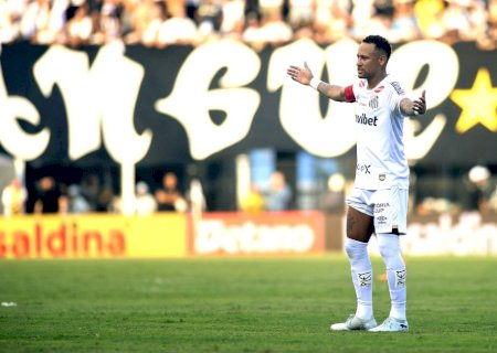 Neymar tem atuação discreta pelo Santos e reclama do gramado da Vila: "Atrapalha o espetáculo"