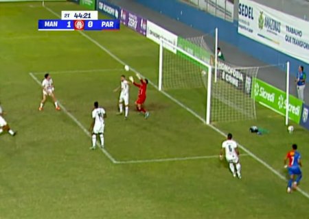 Nova regra? Clube é eliminado na semi após árbitro marcar pênalti por goleiro defender com as mãos