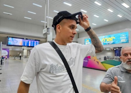 Millán desembarca no Rio de Janeiro para assinar com o Fluminense