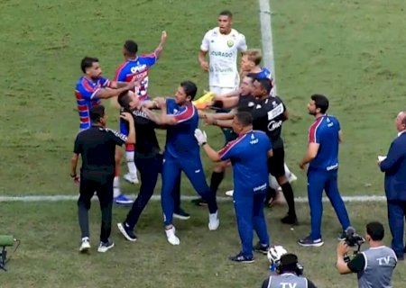 Carpini e Eduardo Barros brigam e são expulsos em Fortaleza x Cuiabá