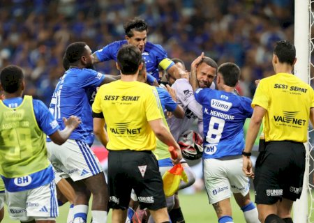 Cruzeiro x Atlético-MG tem briga generalizada no fim da decisão; assista