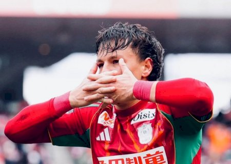 Ex-dupla de Rodrygo no Santos vira sensação no Japão e ganha até música: "Me sinto o Neymar"