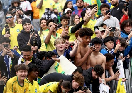 Brasil x França: torcedores da Seleção gritam nome de Neymar após segundo gol francês
