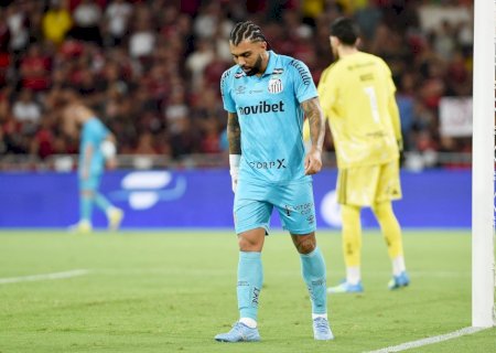 Torcida do Flamengo vaia Gabigol, do Santos, no Maracanã; assista