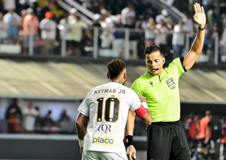 Neymar vira desfalque contra o Flamengo e ataca árbitro: "Quer ser a figura do jogo"