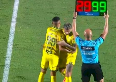 Torcida do Mirassol celebra momento que Tiquinho Soares é substituído; veja o vídeo