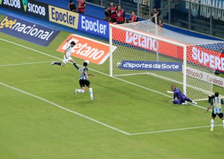 Atacante do Remo se explica após “perder gol mais inacreditável' do ano: "Poderia ter dominado"