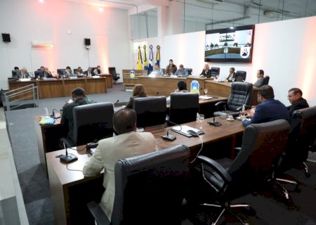 Câmara de Dourados realiza duas sessões e aprova reajuste salarial de 4,5% para servidores municipais