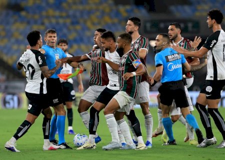 Allan pede desculpa por gesto obsceno e expulsão em derrota do Corinthians: "Nada justifica"