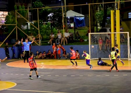 Festa da Páscoa abre programação esportiva com futsal e reforça inclusão