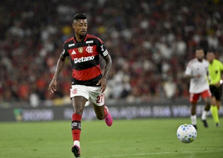 Flamengo encaminha renovação de contrato de Bruno Henrique