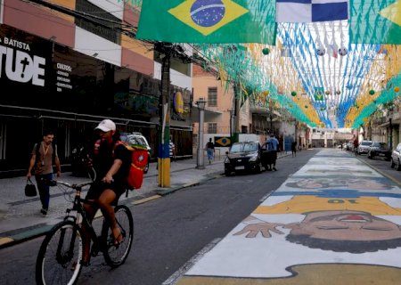 Ruas decoradas para Copa do Mundo reforçam vínculo comunitário no Rio