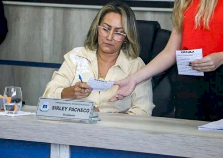 Presidente da C&acirc;mara e assessora s&atilde;o investigadas pelo MP por di&aacute;rias