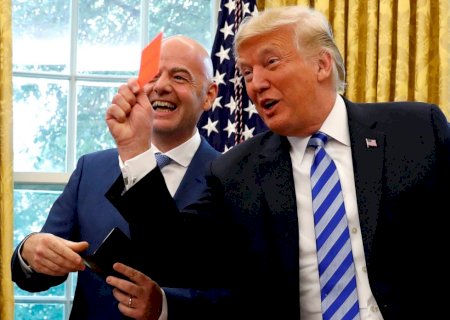 Gianni Infantino é denunciado no COI por violar política de neutralidade