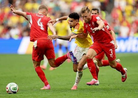 Su&iacute;&ccedil;a bate Col&ocirc;mbia nos p&ecirc;naltis e garante vaga nas quartas da Copa
